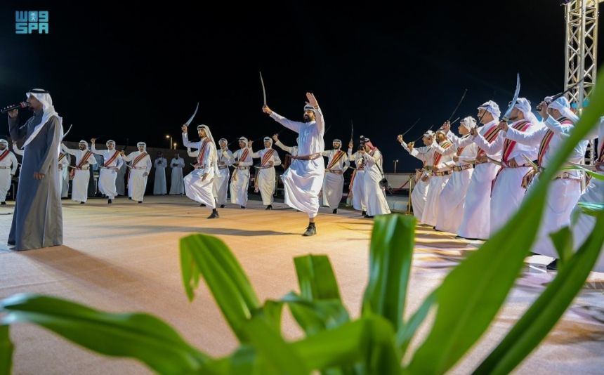أمير الباحة يُدشّن فعاليات مهرجان