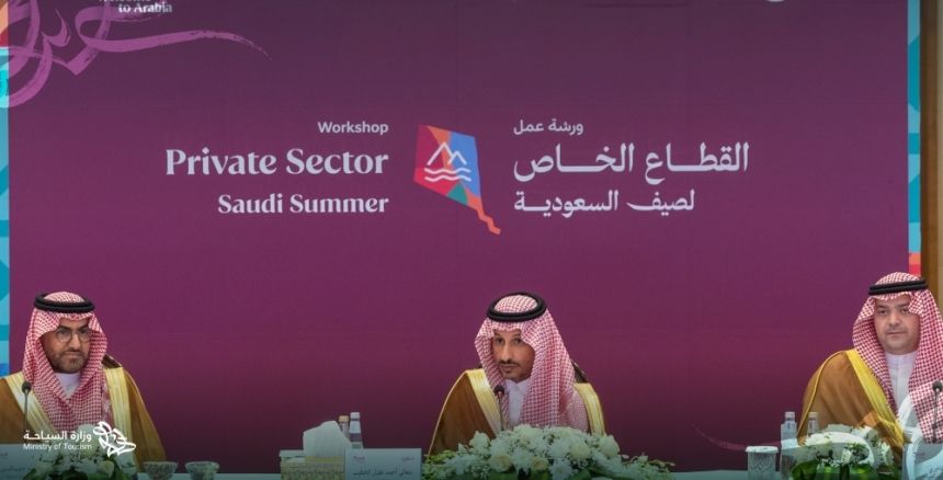 وزير السياحة يؤكد أهمية توجيه العروض إلى السياحة الداخلية