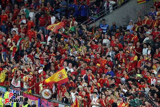 فرحة جماهير إسبانيا فرحة جماهير إسبانيا