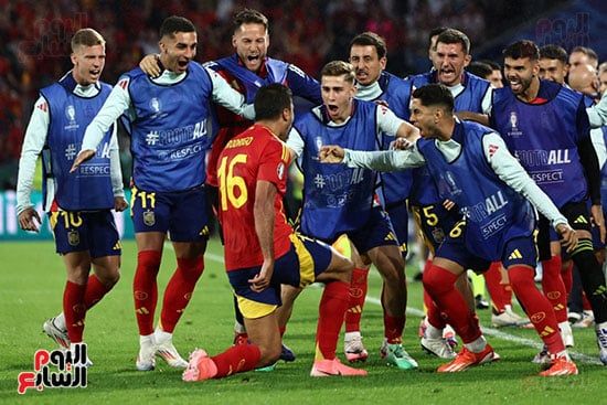 فرحة منتخب إسبانيا بهدف التعادل فرحة منتخب إسبانيا بهدف التعادل