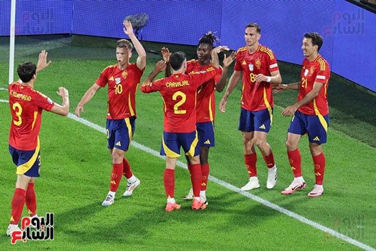 احتفال لاعبى منتخب إسبانيا بالهدف الثالث احتفال لاعبى منتخب إسبانيا بالهدف الثالث