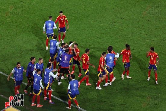 فرحة منتخب إسبانيا بهدف التقدم الثانى فرحة منتخب إسبانيا بهدف التقدم الثانى