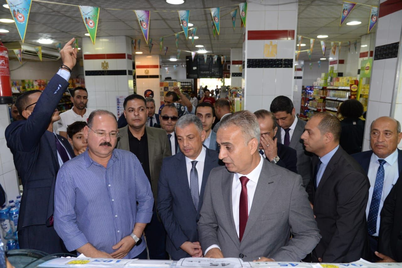 جولة رئيس الجهاز ومحافظ الإسماعيلية جولة رئيس الجهاز ومحافظ الإسماعيلية