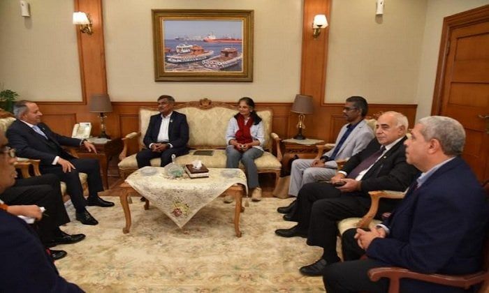 محافظ بورسعيد يبحث فرص الاستثمار مع نائب وزير الإسكان والشئون الحضرية بالهند محافظ بورسعيد يبحث فرص الاستثمار مع نائب وزير الإسكان والشئون الحضرية بالهند