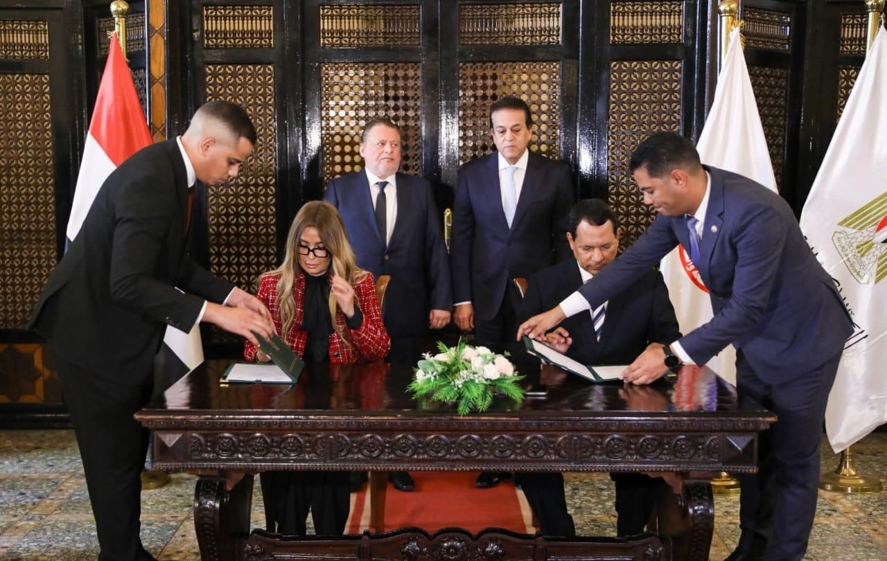توقيع بروتوكول تعاون بين صندوق مواجهة الطوارئ الطبية والأمراض الوراثية والبنك المركزي توقيع بروتوكول تعاون بين صندوق مواجهة الطوارئ الطبية والأمراض الوراثية والبنك المركزي