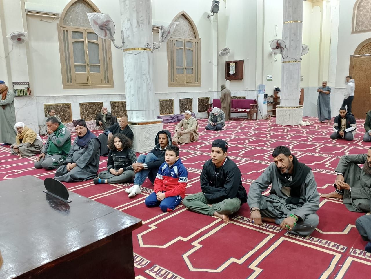 مشاركين فى الندوة مشاركين فى الندوة