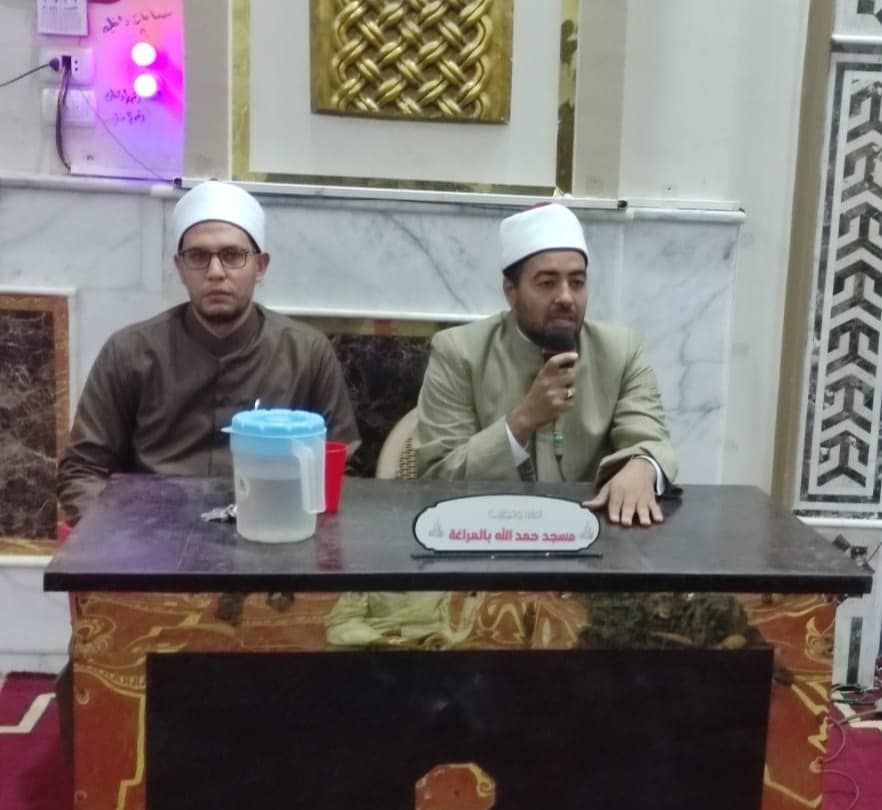 من داخل أحد المساجد بالمراغة من داخل أحد المساجد بالمراغة