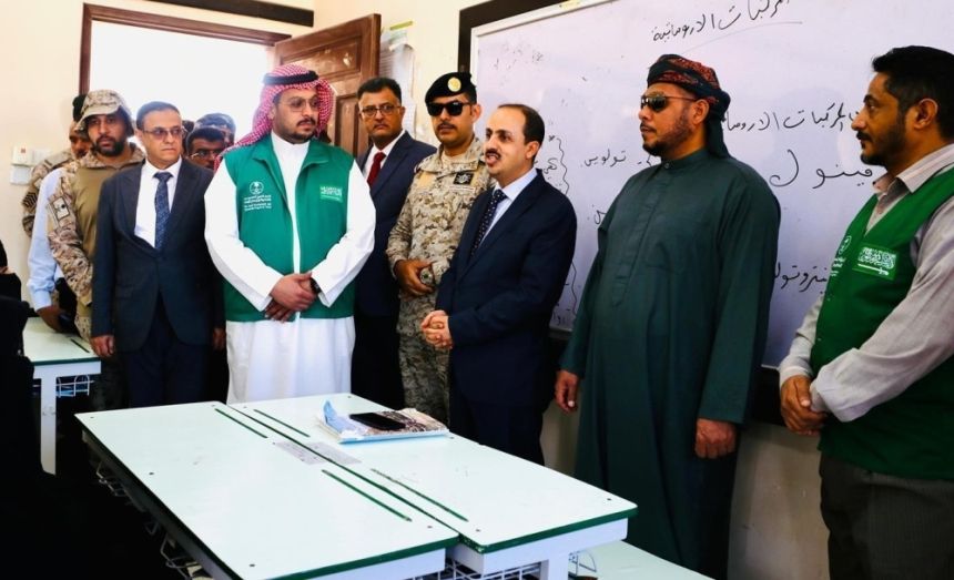 وزير الإعلام اليمني مشاريع ومبادرات إعمار اليمن تحقق أثرًا إيجابيًا مباشرًا - واس