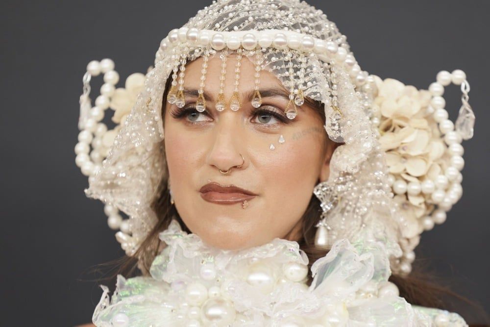 سييرا فيريل على السجادة الحمراء لحفل توزيع جوائز الجرامي الـ 67 سييرا فيريل على السجادة الحمراء لحفل توزيع جوائز الجرامي الـ 67