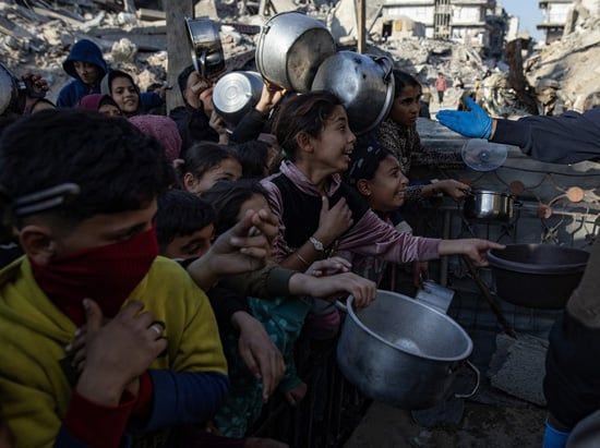 مطبخ خيري يجهز طعام الإفطار للفلسطينيين في بيت لاهيا (1) مطبخ خيري يجهز طعام الإفطار للفلسطينيين في بيت لاهيا (1)
