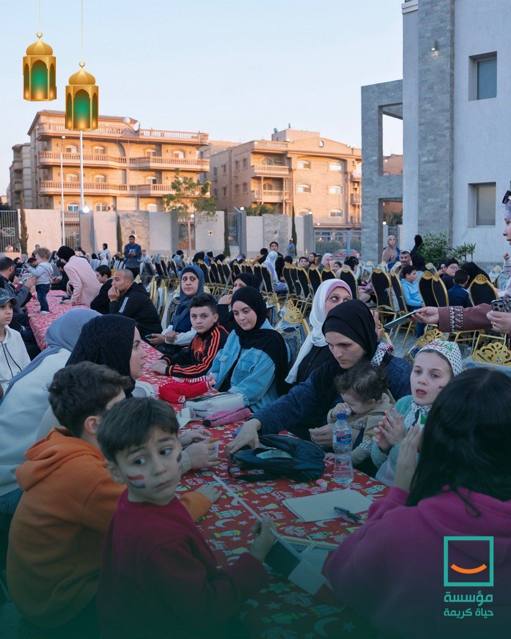 حياة كريمة تنظم قوافل السعادة لدعم الأسر الفلسطينية (25) حياة كريمة تنظم قوافل السعادة لدعم الأسر الفلسطينية (25)