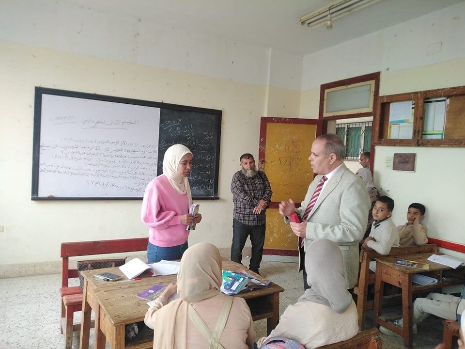 جانب من تفقد مدير إدارة بيلا للمدارس جانب من تفقد مدير إدارة بيلا للمدارس