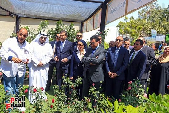 وزير الزراعة وعدد من الوزراء يفتتحون معرض الزهور تصوير خالد كامل (37) وزير الزراعة وعدد من الوزراء يفتتحون معرض الزهور تصوير خالد كامل (37)