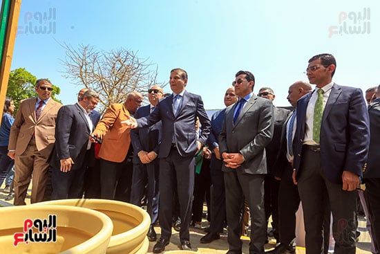 وزير الزراعة وعدد من الوزراء يفتتحون معرض الزهور تصوير خالد كامل (8) وزير الزراعة وعدد من الوزراء يفتتحون معرض الزهور تصوير خالد كامل (8)