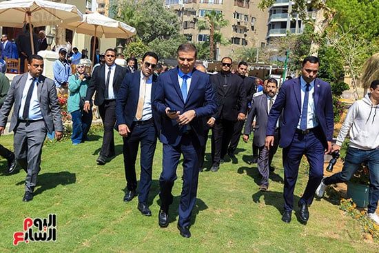 وزير الزراعة وعدد من الوزراء يفتتحون معرض الزهور تصوير خالد كامل (17) وزير الزراعة وعدد من الوزراء يفتتحون معرض الزهور تصوير خالد كامل (17)