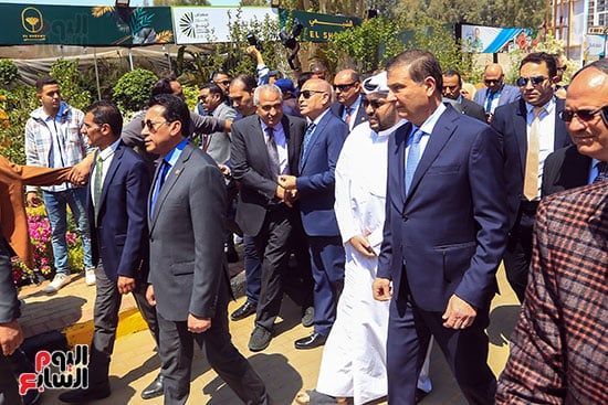 وزير الزراعة وعدد من الوزراء يفتتحون معرض الزهور تصوير خالد كامل (2) وزير الزراعة وعدد من الوزراء يفتتحون معرض الزهور تصوير خالد كامل (2)