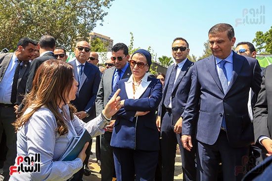 وزير الزراعة وعدد من الوزراء يفتتحون معرض الزهور تصوير خالد كامل (28) وزير الزراعة وعدد من الوزراء يفتتحون معرض الزهور تصوير خالد كامل (28)