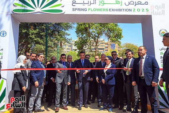 وزير الزراعة وعدد من الوزراء يفتتحون معرض الزهور تصوير خالد كامل (25) وزير الزراعة وعدد من الوزراء يفتتحون معرض الزهور تصوير خالد كامل (25)