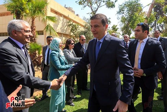 وزير الزراعة وعدد من الوزراء يفتتحون معرض الزهور تصوير خالد كامل (14) وزير الزراعة وعدد من الوزراء يفتتحون معرض الزهور تصوير خالد كامل (14)