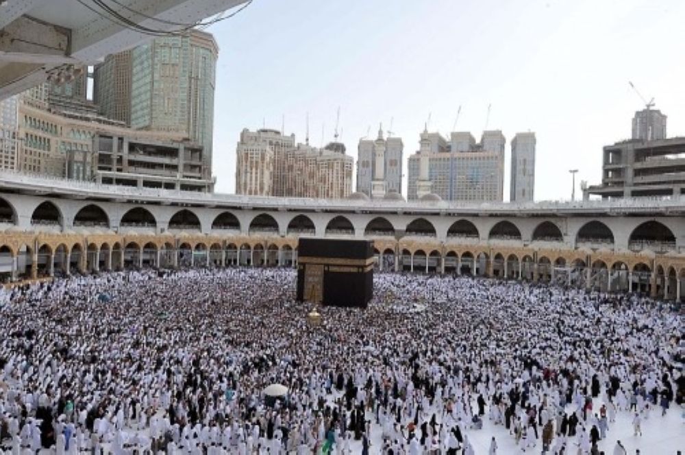 لجنة الحج بمكة تناقش خطط واستعدادات استقبال ضيوف الرحمن
