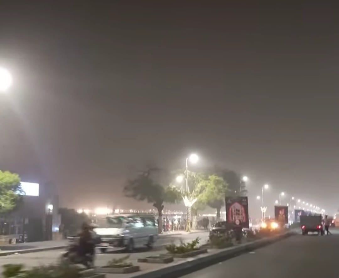 عاصفة ترابية عاصفة ترابية