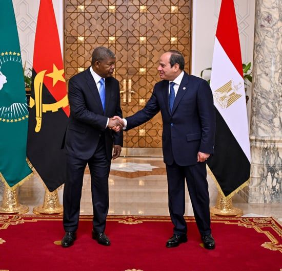 نشاط-مكثف-للرئيس-السيسى-خلال-النصف-الثانى-من-أبريل-(7) نشاط-مكثف-للرئيس-السيسى-خلال-النصف-الثانى-من-أبريل-(7)