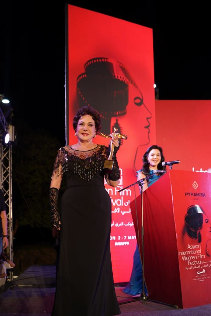 تكريم الفنانة لبلبة (2) تكريم الفنانة لبلبة (2)