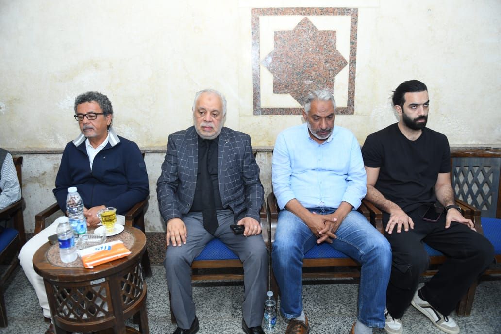 نجوم الفن يقدمون واجب العزاء في وفاة حماة محمد السبكي (9) نجوم الفن يقدمون واجب العزاء في وفاة حماة محمد السبكي (9)