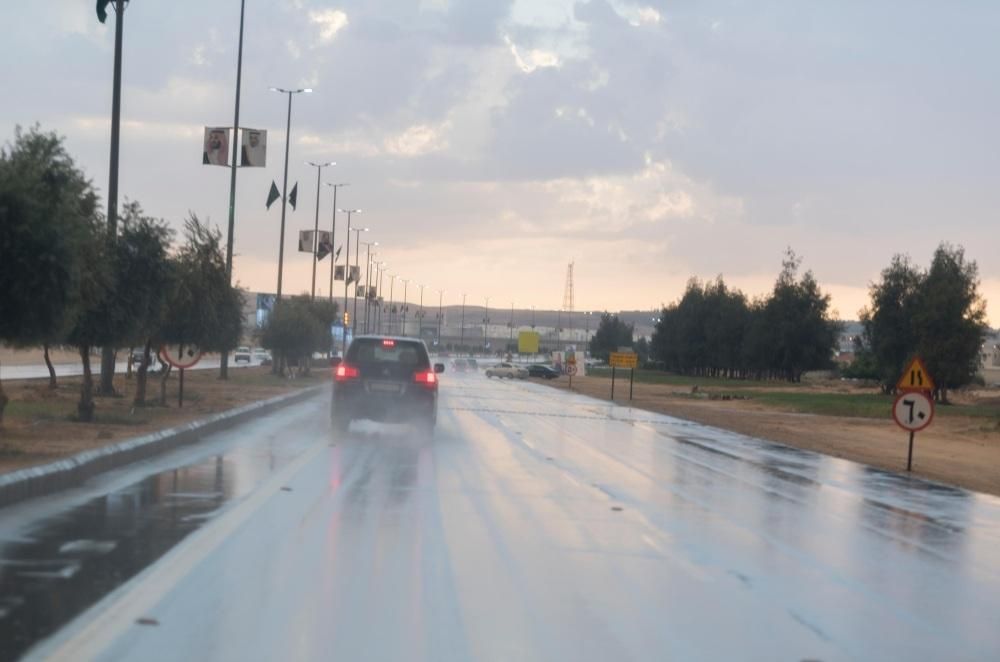 توقعات الطقس اليوم: سحب رعدية ممطرة ورياح على 3 مناطق 