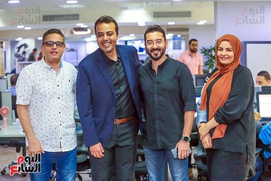 الكاتب الصحفى عبد الفتاح عبد المنعم والزملاء محمد السيد ومحمد خطاب وسهام الباشا الكاتب الصحفى عبد الفتاح عبد المنعم والزملاء محمد السيد ومحمد خطاب وسهام الباشا