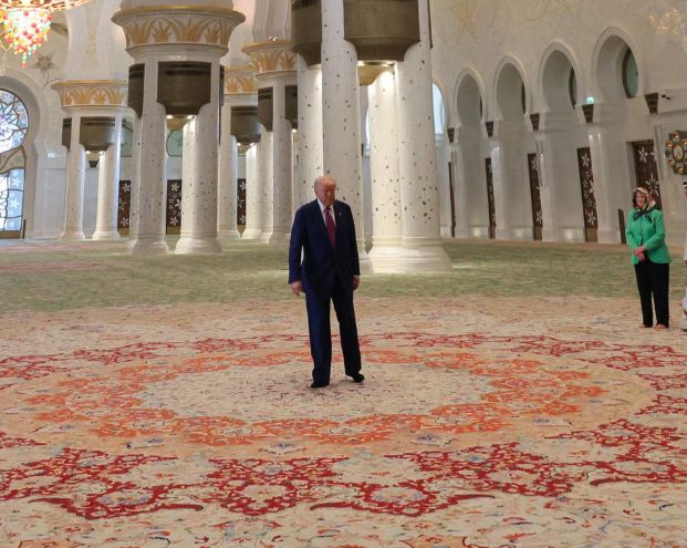 ترامب فى مسجد الشيخ زايد الكبير ترامب فى مسجد الشيخ زايد الكبير