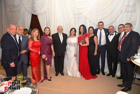 نجوم الفن مع امل رزق فى حفل زفاف ابنتها هيا كتكت نجوم الفن مع امل رزق فى حفل زفاف ابنتها هيا كتكت