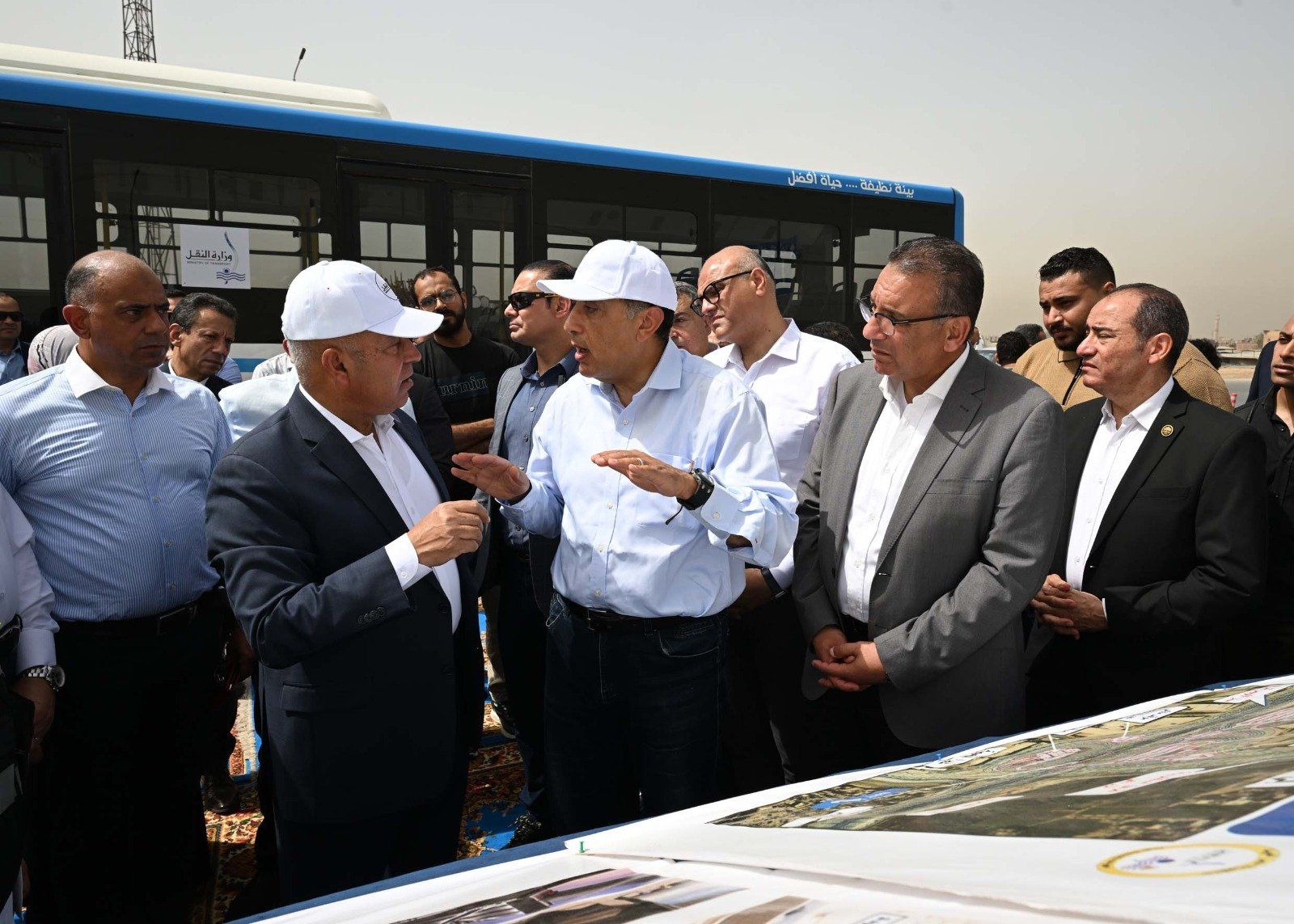 خلال زيارة رئيس الوزراء خلال زيارة رئيس الوزراء