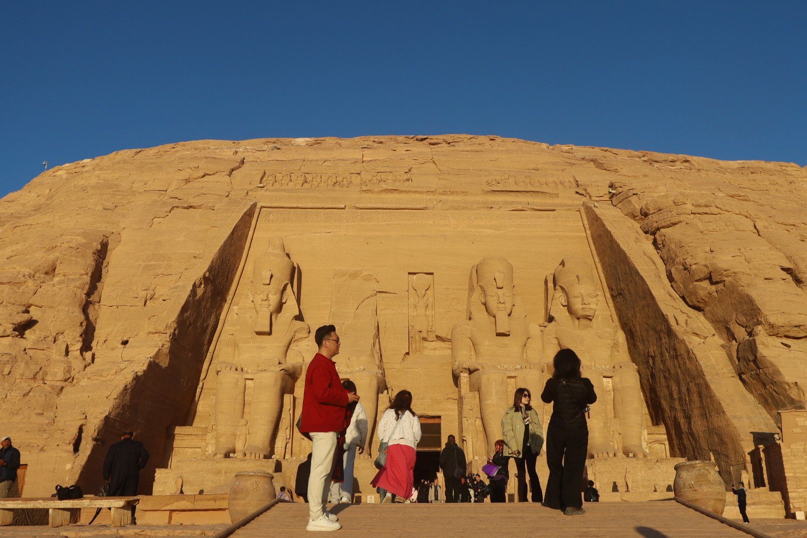 معبد أبوسمبل معبد أبوسمبل