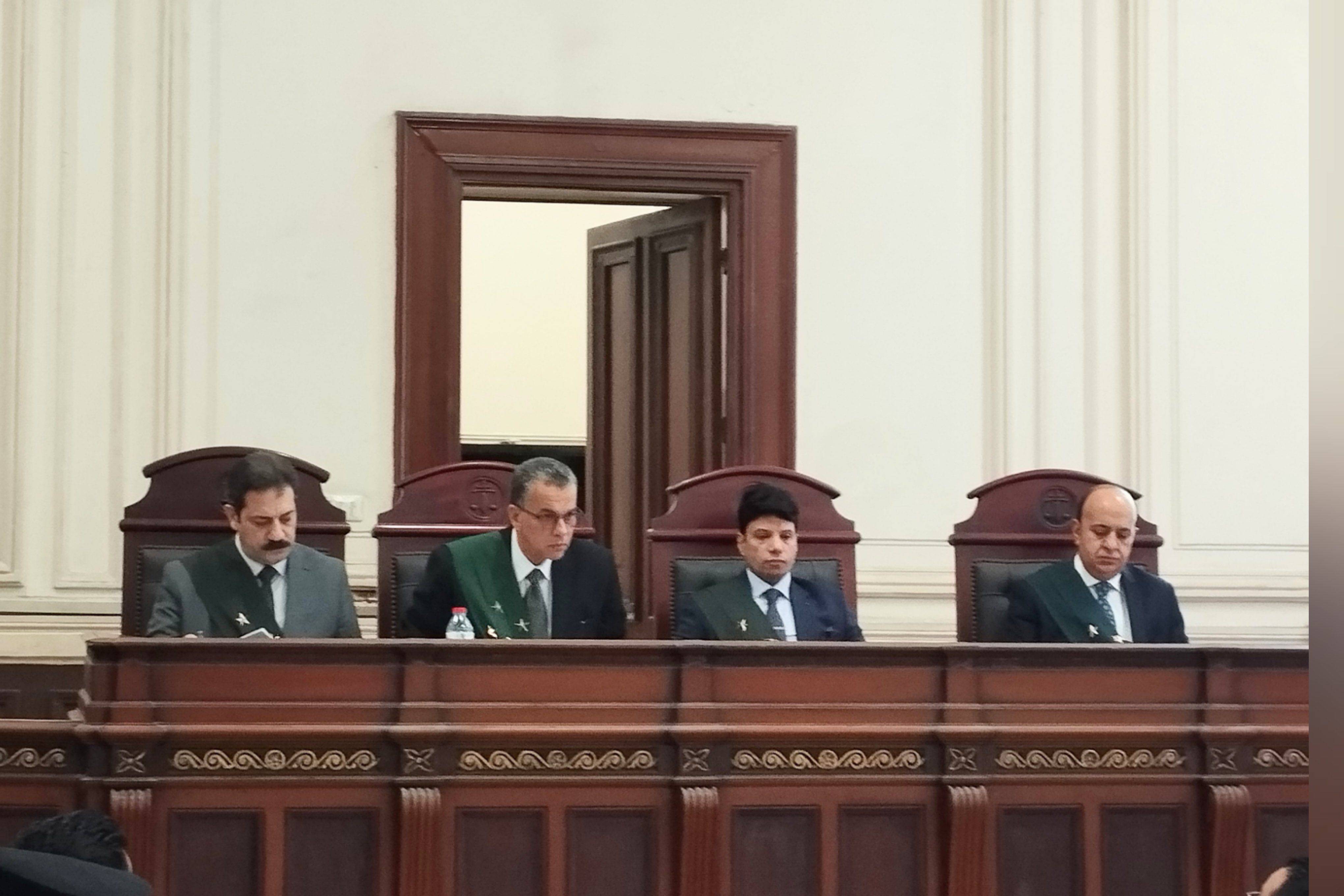 هيئة المحكمة برئاسة المستشار عمرو القوني رئيس المحكمة هيئة المحكمة برئاسة المستشار عمرو القوني رئيس المحكمة