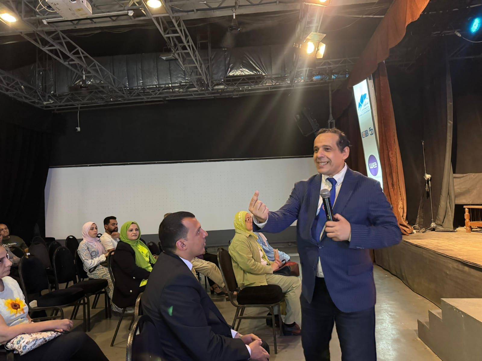 محمد ثروت يتحدث عن فلسفة الإعلام والذكاء الاصطناعى بساقية الصاوى.. صور (9) محمد ثروت يتحدث عن فلسفة الإعلام والذكاء الاصطناعى بساقية الصاوى.. صور (9)