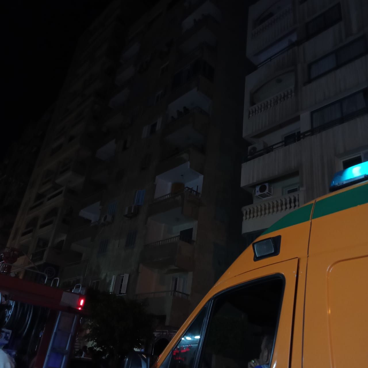 الحماية المدنية والاسعاف في حريق شقة بالإسكندرية الحماية المدنية والاسعاف في حريق شقة بالإسكندرية