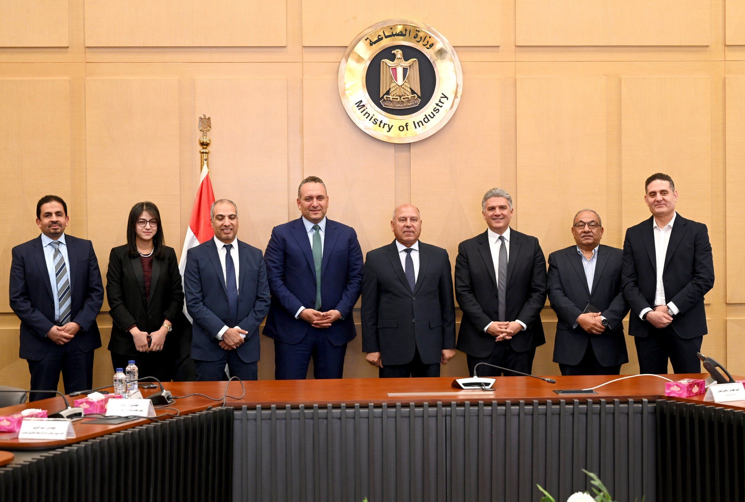 كامل الوزير يشهد توقيع عقد إعادة تأهيل ترام الرمل بالإسكندرية كامل الوزير يشهد توقيع عقد إعادة تأهيل ترام الرمل بالإسكندرية