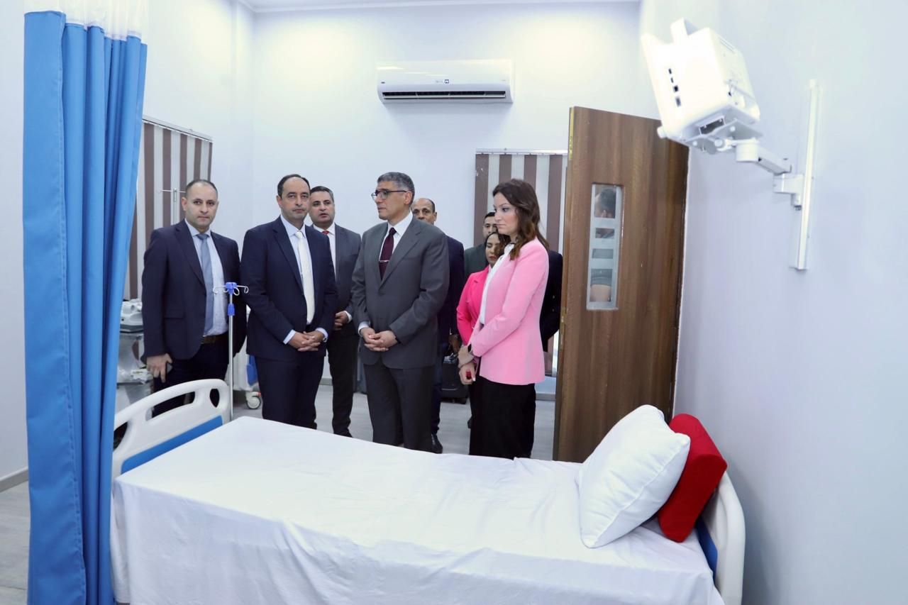 الدكتور عادل النجار و الدكتور عمرو عثمان والدكتورة هند عبد الحليم والكاتب الصحفى مدحت وهبة الدكتور عادل النجار و الدكتور عمرو عثمان والدكتورة هند عبد الحليم والكاتب الصحفى مدحت وهبة