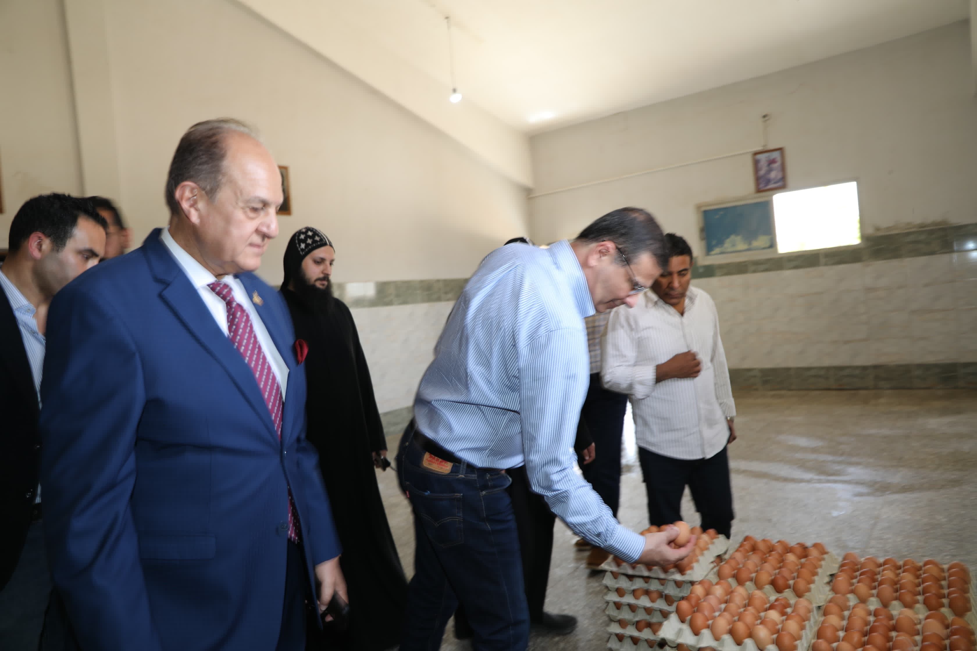 وزير الزراعة يتفقد المزارع والمشروعات الإنتاجية بدير مارمينا بالإسكندرية (26) وزير الزراعة يتفقد المزارع والمشروعات الإنتاجية بدير مارمينا بالإسكندرية (26)