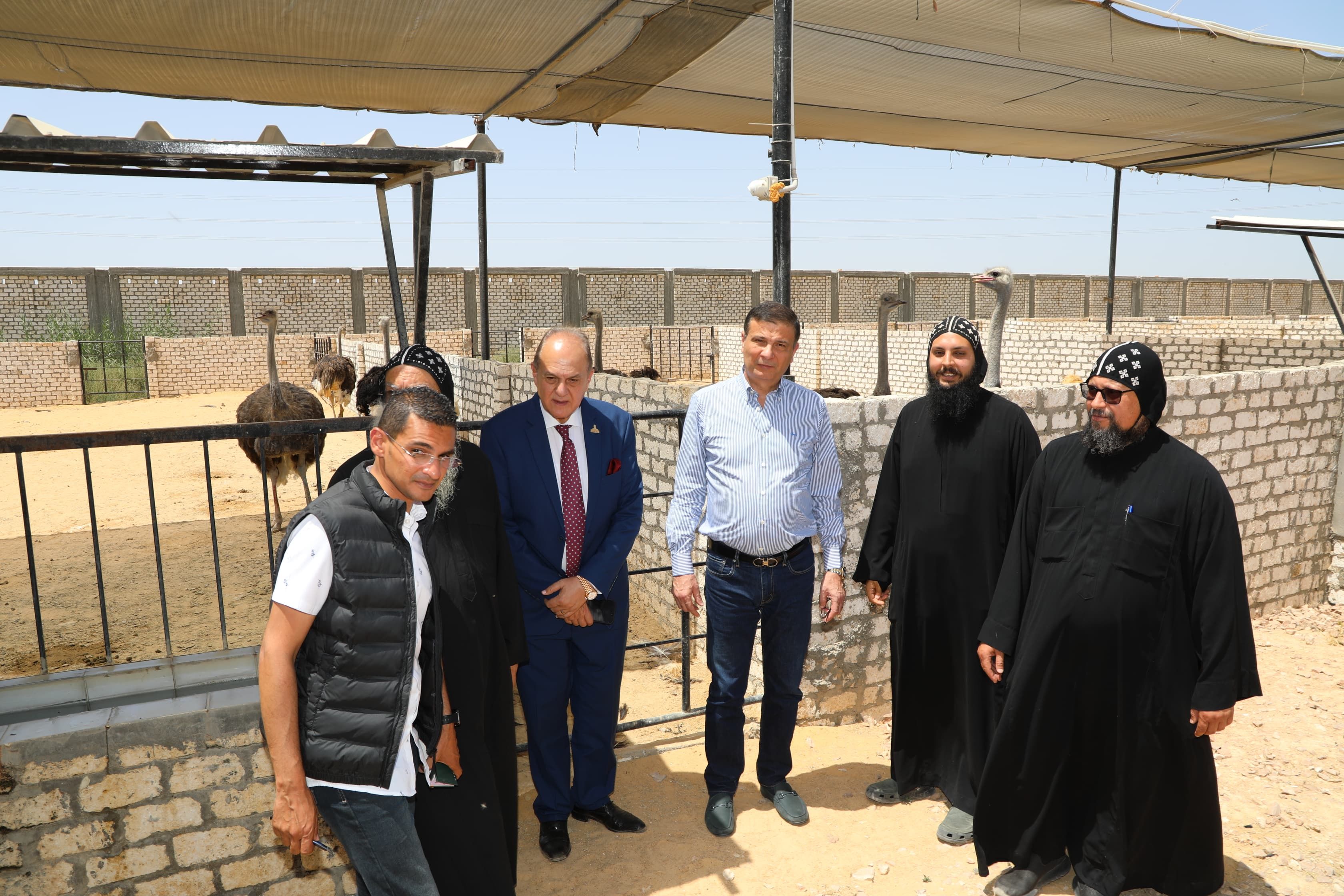 وزير الزراعة يتفقد المزارع والمشروعات الإنتاجية بدير مارمينا بالإسكندرية (20) وزير الزراعة يتفقد المزارع والمشروعات الإنتاجية بدير مارمينا بالإسكندرية (20)