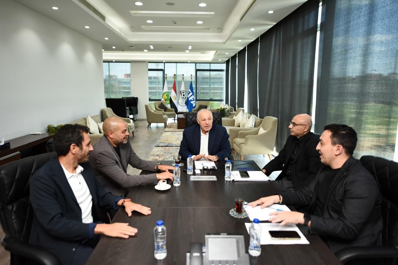 أبو ريدة يجتمع مع أحمد دياب (2) أبو ريدة يجتمع مع أحمد دياب (2)