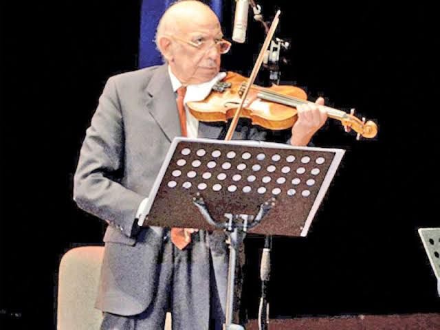 الموسيقار الكبير سعد محمد حسن الموسيقار الكبير سعد محمد حسن