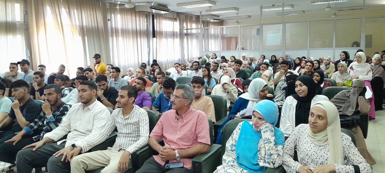 ندوة توعوية حول التنمر والعنف ضد المرأة ندوة توعوية حول التنمر والعنف ضد المرأة