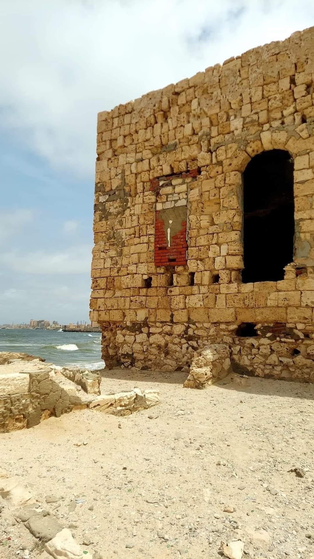 طابية الحوض الجاف (1) طابية الحوض الجاف (1)