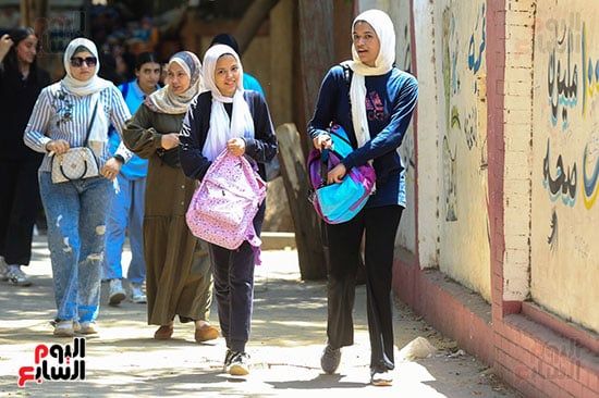 توافد طلاب الشهادة الإعدادية (9) توافد طلاب الشهادة الإعدادية (9)