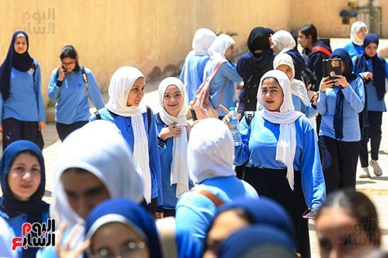 توافد طلاب الشهادة الإعدادية (13) توافد طلاب الشهادة الإعدادية (13)