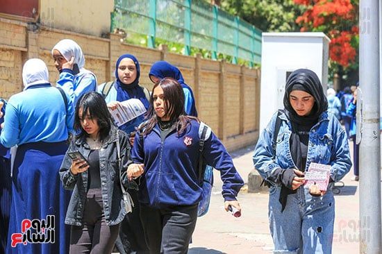 توافد طلاب الشهادة الإعدادية (12) توافد طلاب الشهادة الإعدادية (12)
