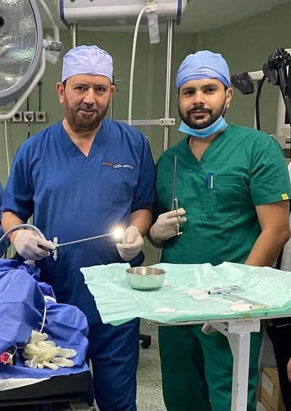 الدكتور محمود متولى قائد الفريق الجراحي الدكتور محمود متولى قائد الفريق الجراحي