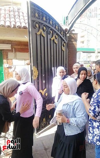 توافد طلاب الشهادة الإعدادية (8) توافد طلاب الشهادة الإعدادية (8)
